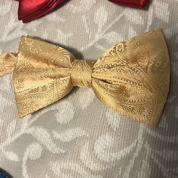 Bow ties - Picture 4 of 5